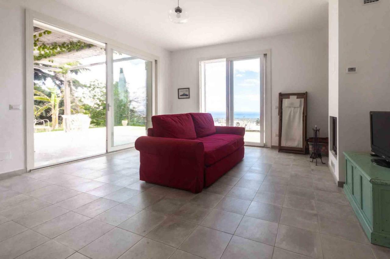 Villa Palm Hill Piedimonte Etneo Buitenkant foto